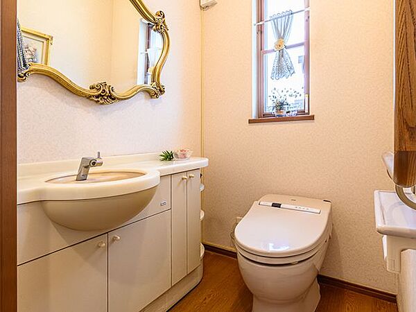 トイレを拡大表示
