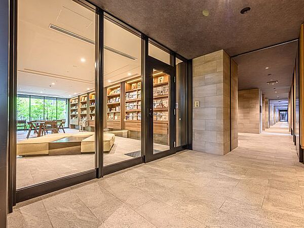 エントランスを拡大表示