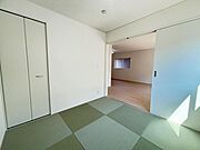 和室はお客様が泊まったり、お子様を遊ばせるピッタリの空間です。