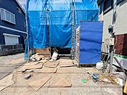 玄関につながる駐車スペースなので、重い荷物の出し入れの負担を最小限に抑えられます。（2026年5月撮影）