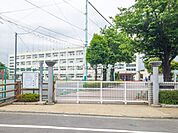 ひぎり舞岡小学校（旧日限山小学校）　850ｍ