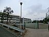 周辺：横浜市立六つ川西小学校　900ｍ