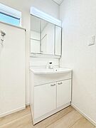 1号棟  ■朝の準備がスムーズにできる広さです