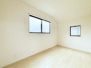 ■2面採光で明るい居室！