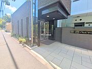 ■清潔感のあるエントランスは快適な毎日の始まりを演出します