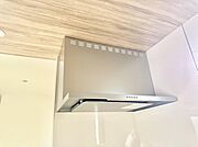■調理時の蒸気や匂いが換気扇に誘導され、効率的に排煙ができます。