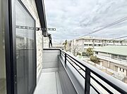 4号棟  ■ 自然を身近に感じる、開放的なバルコニー