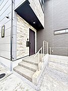 1号棟  ■ シンプルで美しく、住まいの第一印象を彩る玄関です