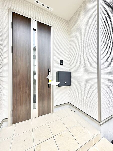 玄関を拡大表示