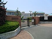 小学校 560m 藤沢市立六会小学校