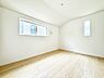 室内：5号棟  ■落ち着いた色合いのお部屋で穏やかな時間を楽しめます