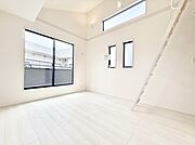 1号棟  ■大きな窓は開放感があり、明るさ通風バッチリです 