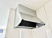 ■調理時の蒸気や匂いが換気扇に誘導され、効率的に排煙ができます。
