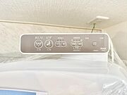 ■温水洗浄で快適、清潔感が保たれるシャワートイレ