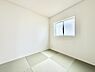 室内：2号棟  ■落ち着いた雰囲気のお部屋で心が安らぐ空間