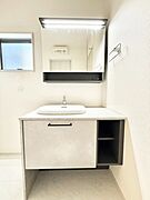 8号棟  ■朝の準備がスムーズにできる広さです