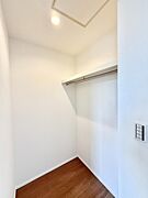3号棟  ■WIC付きで衣類も荷物もまとめて収納できる便利な空間です