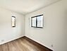 室内：1号棟  ■落ち着いた色合いのお部屋で穏やかな時間を楽しめます