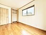 室内：1号棟  ■落ち着いた色合いのお部屋で穏やかな時間を楽しめます
