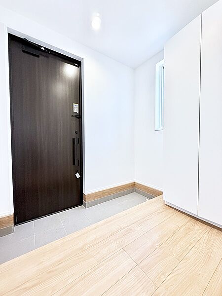 玄関を拡大表示