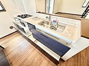 ■シンプルで機能的、毎日使いやすいキッチン