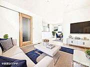 2号棟  ■温もりを感じる、居心地のいいリビング