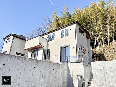 外観：2号棟  ■家族みんなが笑顔で過ごせる、安心感のある住まい
