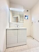 1号棟  ■朝の準備がスムーズにできる広さです