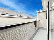 1号棟  ■ 心地よい風と光を感じる、くつろぎのバルコニー