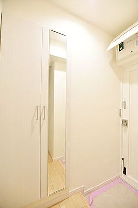 玄関横のシュー...