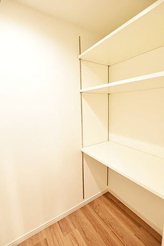 収納 東京メトロ日比谷線 八丁堀駅 徒歩7分