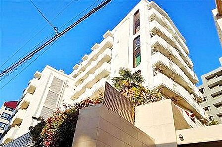 太陽に愛され、陽当り・通風に優れた魅力的で快適さを追求したマンションです。ここに住むからこそ意味がある。そんな特別感に浸りながら、毎日をお過ごしして欲しいです。