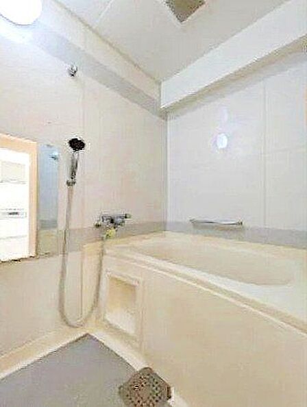 1日の疲れを取り心身を癒すことができる住まいの中のリラクゼーション空間。心からゆったりと寛いでいただけるよう、ゆとりのスペースを確保しております♪