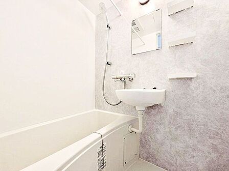 1日の疲れを取り心身を癒すことができる住まいの中のリラクゼーション空間。心からゆったりと寛いでいただけるよう、ゆとりのスペースを確保しております♪