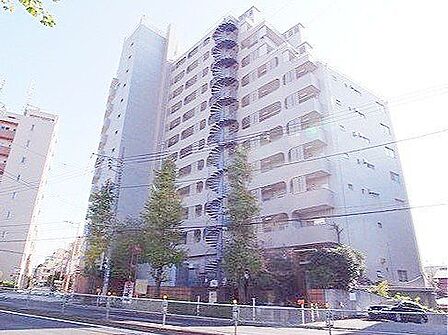 太陽に愛され、陽当り・通風に優れた魅力的で快適さを追求したマンションです。ここに住むからこそ意味がある。そんな特別感に浸りながら、毎日をお過ごしして欲しいです。
