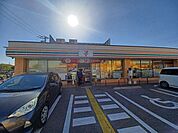 セブンイレブン中主店 520m