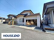 閑静な住宅街で落ち着いた雰囲気の立地ですが、幼稚園・保育園なども近くにあり、子育てしやすい環境です！