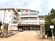 小松市立芦城中学校／350m（徒歩5分）