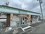 ファミリーマート　上牧桜ヶ丘店まで100メートル