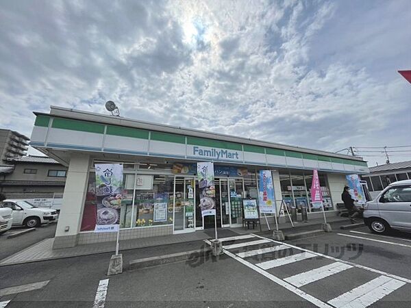 画像7:ファミリーマート　桜井薬師町店まで2200メートル