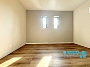 どんな家具にも合うシンプルでナチュラルな内装です！