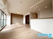 大きくとった窓から明るい光が入ります！