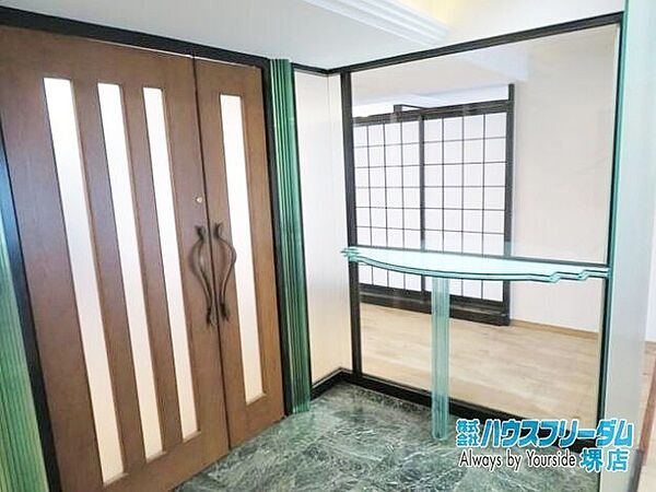 玄関を拡大表示