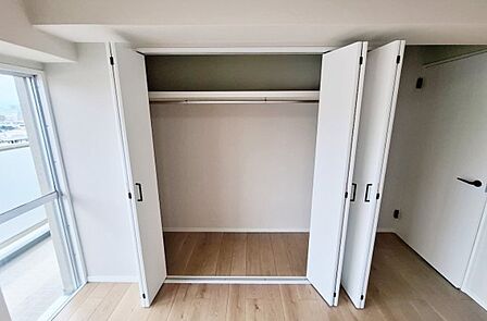 季節を問わずにたっぷり収納ができます。