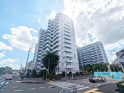 外観:南海泉北線「泉ヶ丘」駅徒歩19分。 外観:南海泉北線「泉ヶ丘」駅徒歩19分。