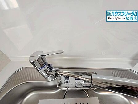 浄水器付き♪ハンドシャワーで洗い物やお掃除も楽々!
