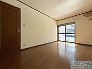 1階7.5帖洋室を別角度から♪
