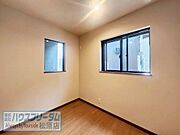 2面採光の明るいお部屋は子供部屋にぴったりです。