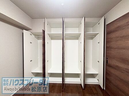 お部屋ごとにしっかりと収納がございます♪