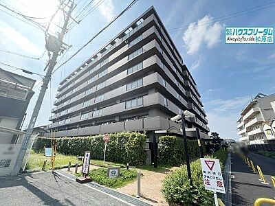 外観：8階建ての5階部分♪
